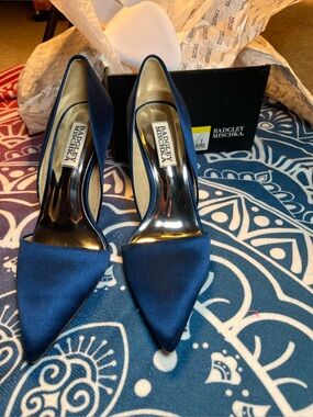 NIB Badgley Mischka Emily Satin Navy Embellished Bridal Pumps 6 M